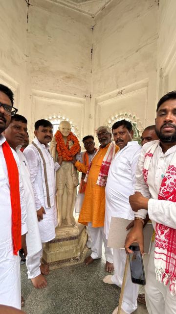 श्रद्धांजलि एवं माल्यार्पण — इं. दिनेश सिंह, बैरिया, बलिया